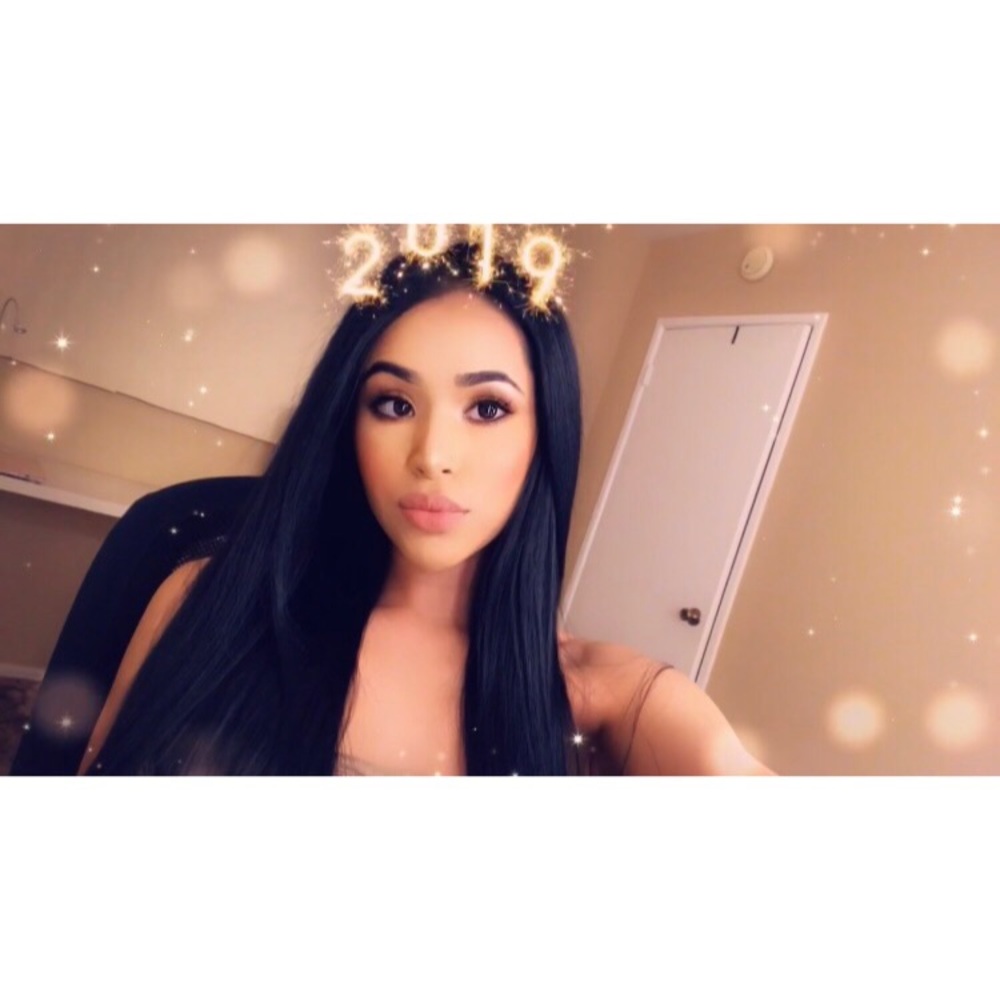 Meet your Posher, Anahi